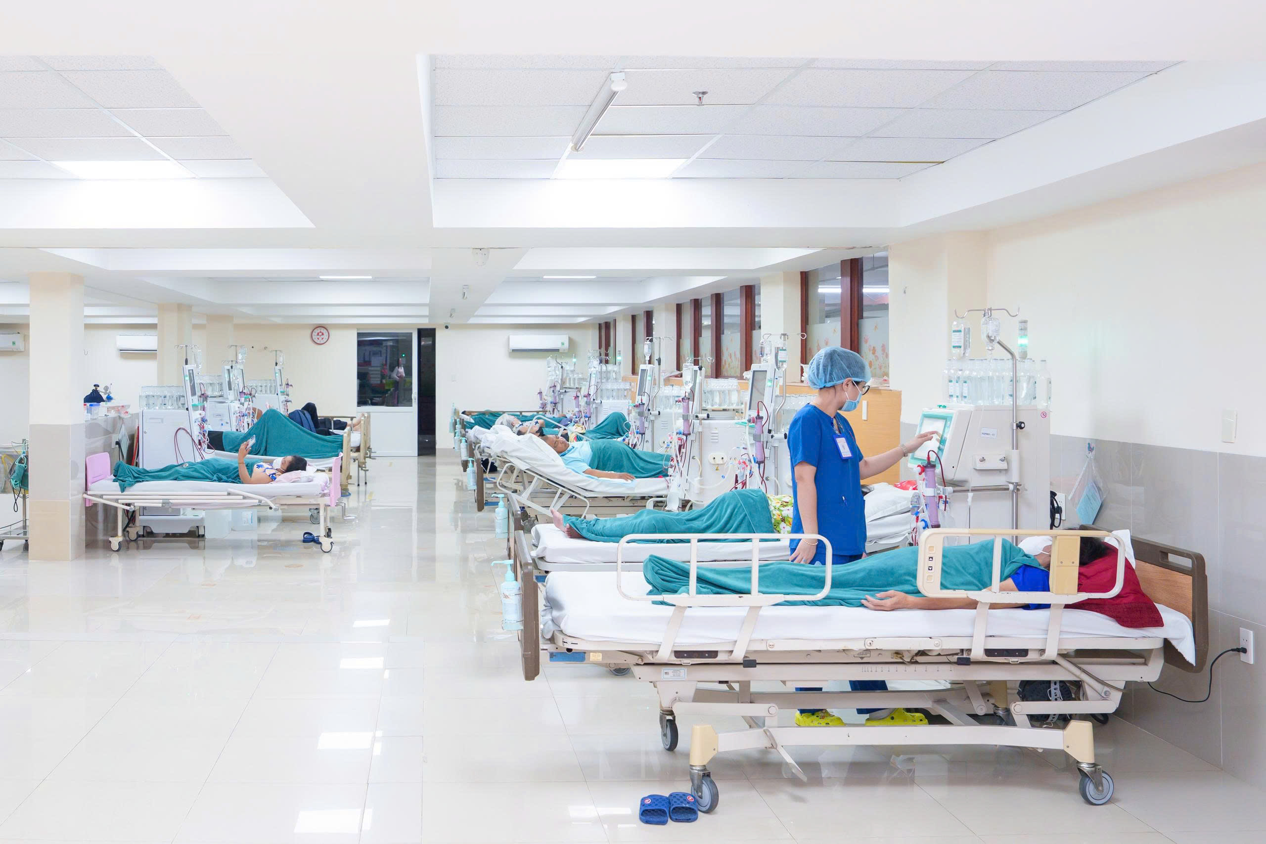 Hành trình an toàn và nhân văn cho người bệnh lọc thận